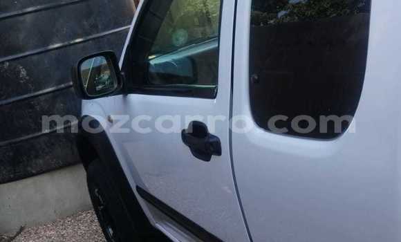 Nunua Ilio tumika Isuzu KB Nyeupe Gari ndani ya Maputo nchini Maputo Nunua Ilio tumika Isuzu KB Nyeupe Gari ndani ya Maputo nchini Maputo