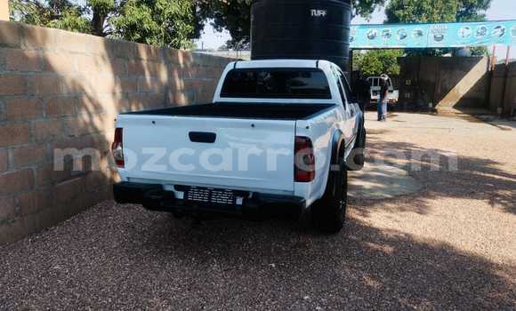 Nunua Ilio tumika Isuzu KB Nyeupe Gari ndani ya Maputo nchini Maputo Nunua Ilio tumika Isuzu KB Nyeupe Gari ndani ya Maputo nchini Maputo