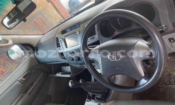 Tenga Tsaru Toyota Hilux Beige Mota in Maputo in Maputo Tenga Tsaru Toyota Hilux Beige Mota in Maputo in Maputo