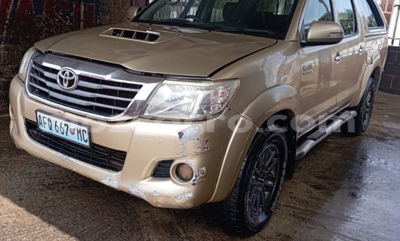Tenga Tsaru Toyota Hilux Beige Mota in Maputo in Maputo Tenga Tsaru Toyota Hilux Beige Mota in Maputo in Maputo