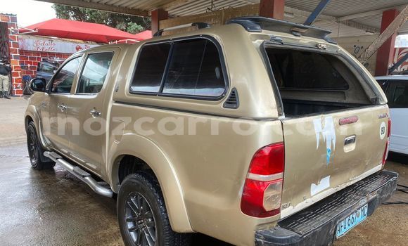 Tenga Tsaru Toyota Hilux Beige Mota in Maputo in Maputo Tenga Tsaru Toyota Hilux Beige Mota in Maputo in Maputo