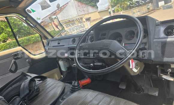 Nunua Ilio tumika Toyota Dyna Brown Gari ndani ya Maputo nchini Maputo Nunua Ilio tumika Toyota Dyna Brown Gari ndani ya Maputo nchini Maputo
