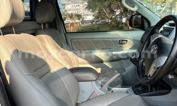 Nunua Ilio tumika Toyota Hilux Nyeupe Gari ndani ya Maputo nchini Maputo Nunua Ilio tumika Toyota Hilux Nyeupe Gari ndani ya Maputo nchini Maputo
