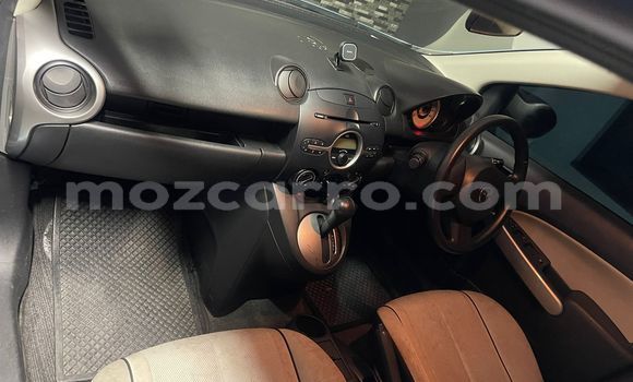 Comprar Usado Mazda Demio Azul Carro em Maputo em Maputo Comprar Usado Mazda Demio Azul Carro em Maputo em Maputo