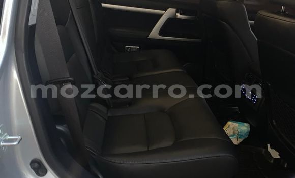 Comprar Novo Toyota Land Cruiser Prata Carro em Maputo em Maputo Comprar Novo Toyota Land Cruiser Prata Carro em Maputo em Maputo
