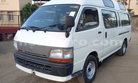 Nunua Mpya Toyota Hiace Nyeupe Gari ndani ya Maputo nchini Maputo