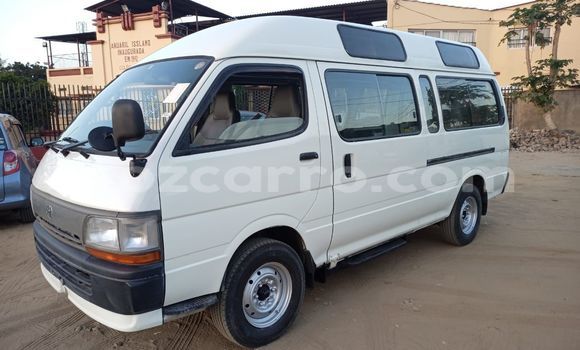 Comprar Novo Toyota Hiace Branco Carro em Maputo em Maputo Comprar Novo Toyota Hiace Branco Carro em Maputo em Maputo