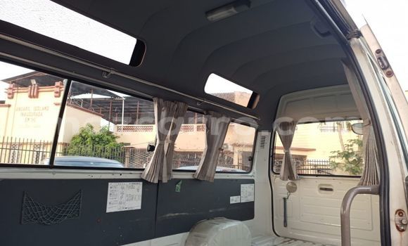 Comprar Novo Toyota Hiace Branco Carro em Maputo em Maputo Comprar Novo Toyota Hiace Branco Carro em Maputo em Maputo