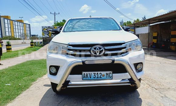 Comprar Usado Toyota Hiluxe Revo Branco Carro em Maputo em Maputo Comprar Usado Toyota Hiluxe Revo Branco Carro em Maputo em Maputo