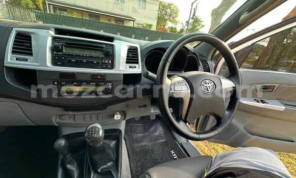 Buy Used Toyota Hilux White Car in Maputo in Maputo Buy Used Toyota Hilux White Car in Maputo in Maputo