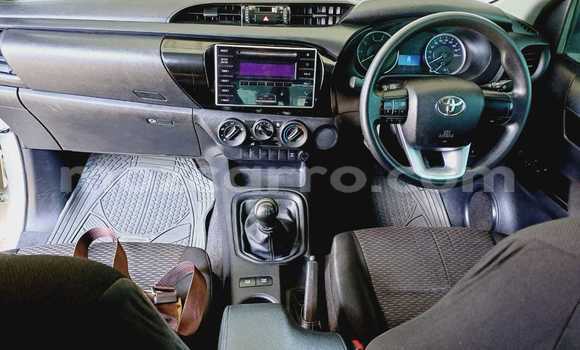 Nunua Ilio tumika Toyota Hiluxe Revo Nyeupe Gari ndani ya Maputo nchini Maputo Nunua Ilio tumika Toyota Hiluxe Revo Nyeupe Gari ndani ya Maputo nchini Maputo