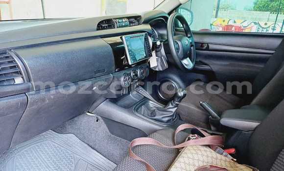 Nunua Ilio tumika Toyota Hiluxe Revo Nyeupe Gari ndani ya Maputo nchini Maputo Nunua Ilio tumika Toyota Hiluxe Revo Nyeupe Gari ndani ya Maputo nchini Maputo