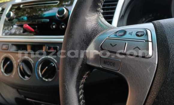 Nunua Ilio tumika Toyota Hilux Nyeupe Gari ndani ya Maputo nchini Maputo Nunua Ilio tumika Toyota Hilux Nyeupe Gari ndani ya Maputo nchini Maputo