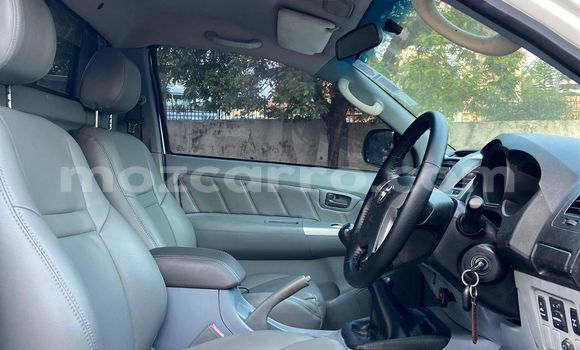 Buy Used Toyota Hilux White Car in Maputo in Maputo Buy Used Toyota Hilux White Car in Maputo in Maputo