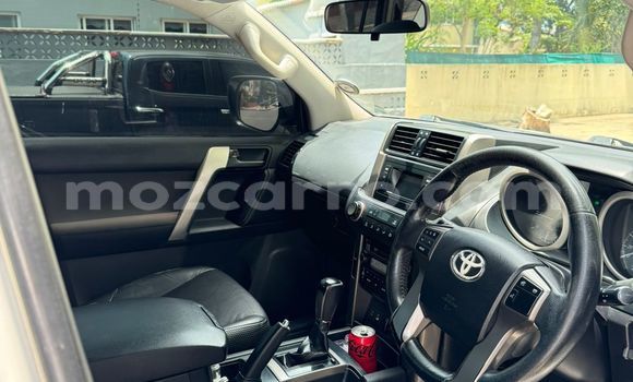 Nunua Ilio tumika Toyota Land Cruiser Prado Nyeupe Gari ndani ya Maputo nchini Maputo Nunua Ilio tumika Toyota Land Cruiser Prado Nyeupe Gari ndani ya Maputo nchini Maputo