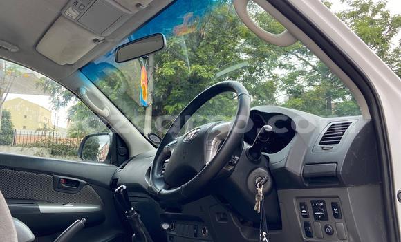 Buy Used Toyota Hilux White Car in Maputo in Maputo Buy Used Toyota Hilux White Car in Maputo in Maputo