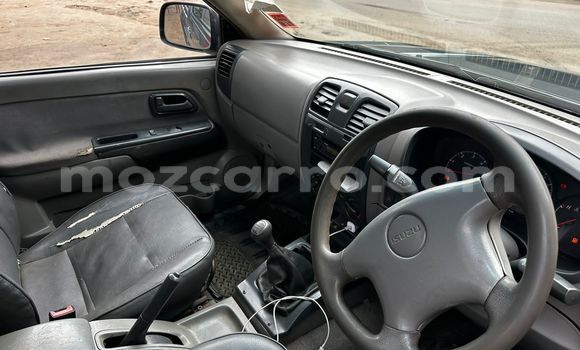 Comprar Usado Isuzu KB Azul Carro em Maputo em Maputo Comprar Usado Isuzu KB Azul Carro em Maputo em Maputo