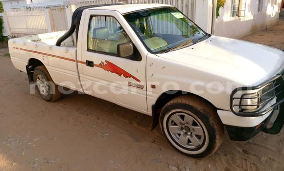 Nunua Ilio tumika Isuzu KB Nyeupe Gari ndani ya Maputo nchini Maputo Nunua Ilio tumika Isuzu KB Nyeupe Gari ndani ya Maputo nchini Maputo