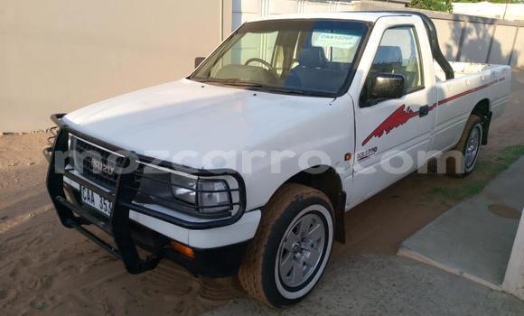 Nunua Ilio tumika Isuzu KB Nyeupe Gari ndani ya Maputo nchini Maputo Nunua Ilio tumika Isuzu KB Nyeupe Gari ndani ya Maputo nchini Maputo