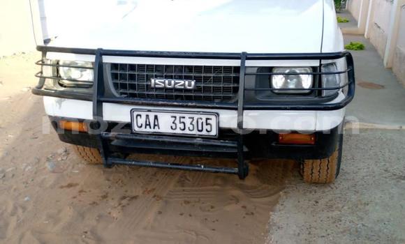 Nunua Ilio tumika Isuzu KB Nyeupe Gari ndani ya Maputo nchini Maputo Nunua Ilio tumika Isuzu KB Nyeupe Gari ndani ya Maputo nchini Maputo