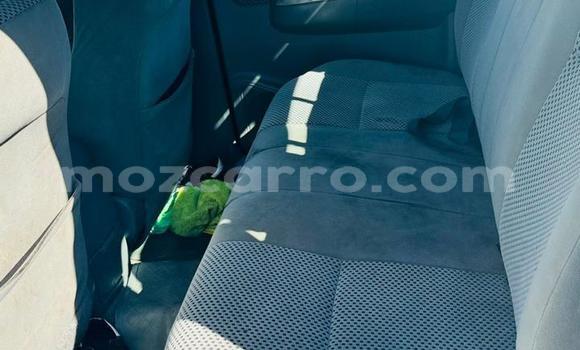 Nunua Ilio tumika Toyota Hilux Nyeupe Gari ndani ya Maputo nchini Maputo Nunua Ilio tumika Toyota Hilux Nyeupe Gari ndani ya Maputo nchini Maputo
