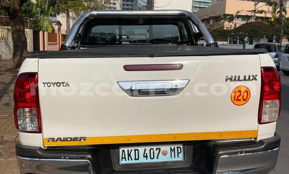 Comprar Novo Toyota Hilux Branco Carro em Maputo em Maputo Comprar Novo Toyota Hilux Branco Carro em Maputo em Maputo
