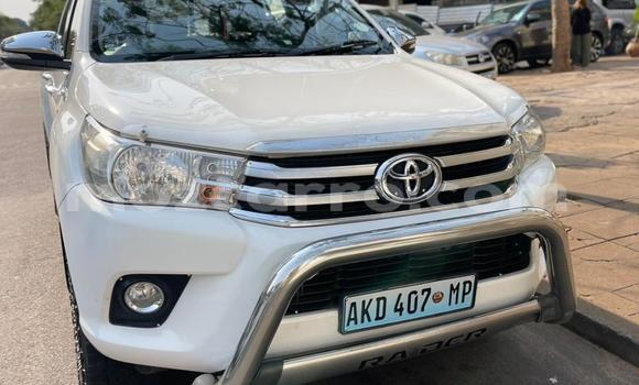 Comprar Novo Toyota Hilux Branco Carro em Maputo em Maputo Comprar Novo Toyota Hilux Branco Carro em Maputo em Maputo