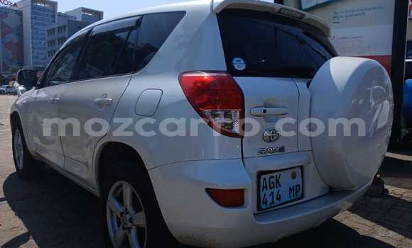 Comprar Usado Toyota RAV4 Branco Carro em Maputo em Maputo Comprar Usado Toyota RAV4 Branco Carro em Maputo em Maputo