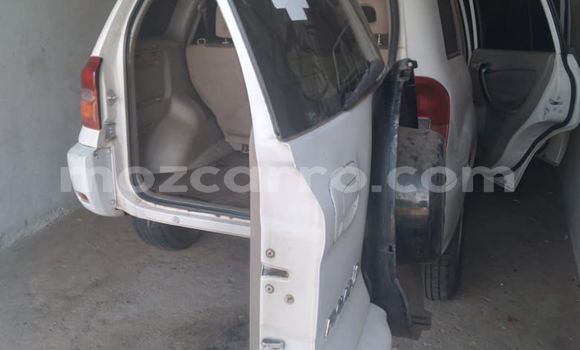 Buy Used Toyota RAV4 White Car in Maputo in Maputo Buy Used Toyota RAV4 White Car in Maputo in Maputo