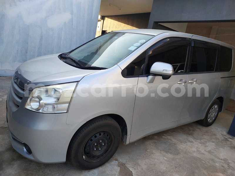 Big with watermark toyota noah maputo maputo 30875