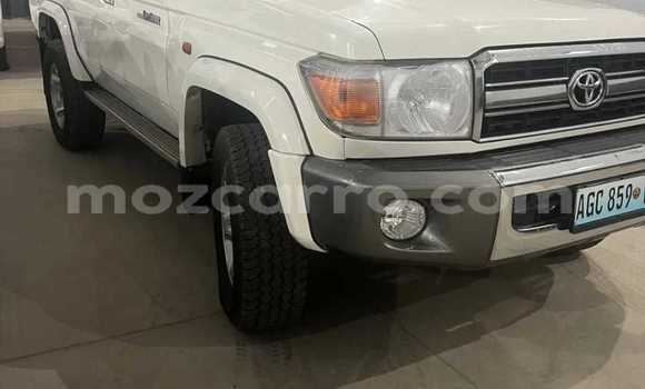 Comprar Usado Toyota Land Cruiser Branco Carro em Maputo em Maputo Comprar Usado Toyota Land Cruiser Branco Carro em Maputo em Maputo