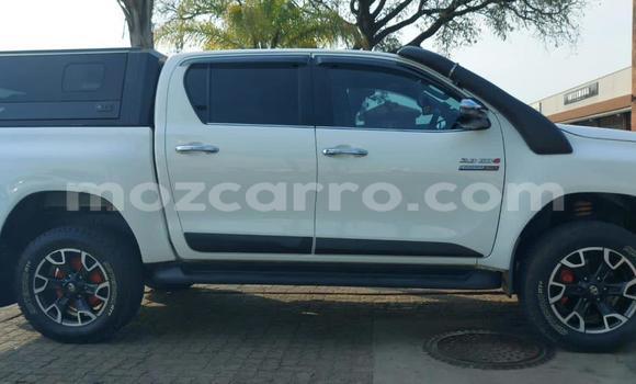 Comprar Usado Toyota Hilux Branco Carro em Maputo em Maputo Comprar Usado Toyota Hilux Branco Carro em Maputo em Maputo
