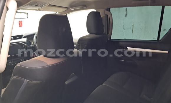 Nunua Ilio tumika Toyota Hilux Nyeupe Gari ndani ya Maputo nchini Maputo Nunua Ilio tumika Toyota Hilux Nyeupe Gari ndani ya Maputo nchini Maputo