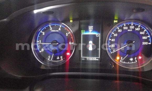 Nunua Ilio tumika Toyota Hilux Nyeupe Gari ndani ya Maputo nchini Maputo Nunua Ilio tumika Toyota Hilux Nyeupe Gari ndani ya Maputo nchini Maputo