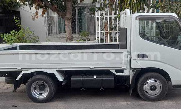 Comprar Novo Toyota Dyna Branco Caminhão em Maputo em Maputo Comprar Novo Toyota Dyna Branco Caminhão em Maputo em Maputo