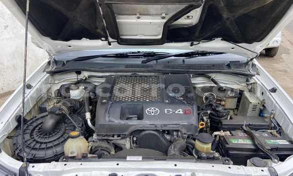 Buy Used Toyota Hilux White Car in Maputo in Maputo Buy Used Toyota Hilux White Car in Maputo in Maputo