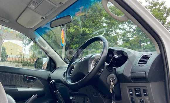 Buy Used Toyota Hilux White Car in Maputo in Maputo Buy Used Toyota Hilux White Car in Maputo in Maputo