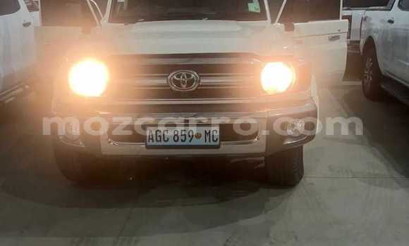 Comprar Usado Toyota Land Cruiser Branco Carro em Maputo em Maputo Comprar Usado Toyota Land Cruiser Branco Carro em Maputo em Maputo