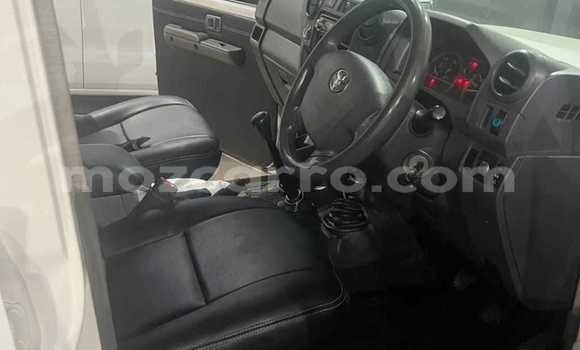 Comprar Usado Toyota Land Cruiser Branco Carro em Maputo em Maputo Comprar Usado Toyota Land Cruiser Branco Carro em Maputo em Maputo