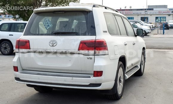 Tenga Imported Toyota Land Cruiser Chena Mota in Import - Dubai in Cabo Delgado Tenga Imported Toyota Land Cruiser Chena Mota in Import - Dubai in Cabo Delgado