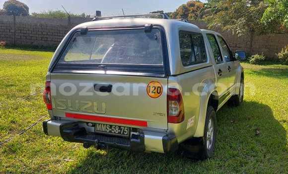 Comprar Usado Isuzu KB De outros Carro em Maputo em Maputo Comprar Usado Isuzu KB De outros Carro em Maputo em Maputo