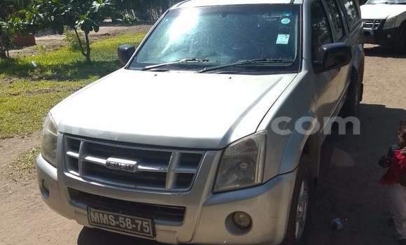 Comprar Usado Isuzu KB De outros Carro em Maputo em Maputo Comprar Usado Isuzu KB De outros Carro em Maputo em Maputo