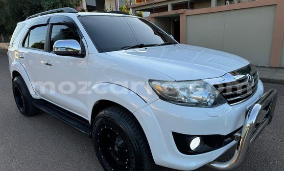 Comprar Novo Toyota Fortuner Branco Carro em Maputo em Maputo