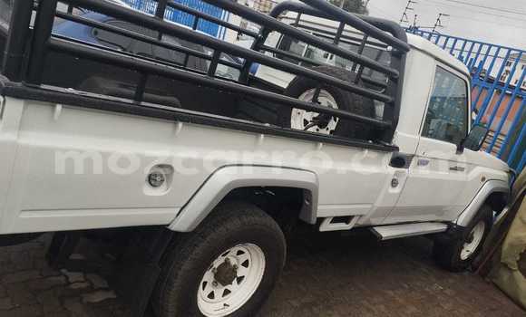 Comprar Usado Toyota Land Cruiser Branco Carro em Maputo em Maputo Comprar Usado Toyota Land Cruiser Branco Carro em Maputo em Maputo