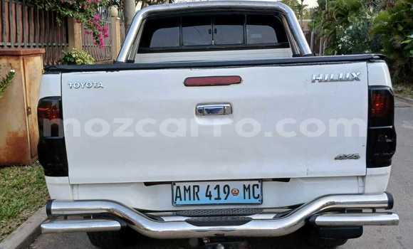 Nunua Ilio tumika Toyota Hilux Nyeupe Gari ndani ya Maputo nchini Maputo Nunua Ilio tumika Toyota Hilux Nyeupe Gari ndani ya Maputo nchini Maputo
