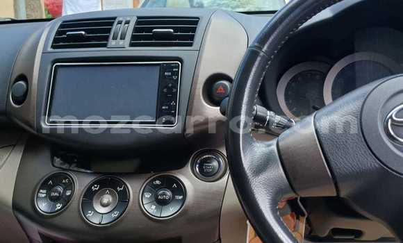 Tenga Tsaru Toyota Vanguard Tsvuku Mota in Maputo in Maputo Tenga Tsaru Toyota Vanguard Tsvuku Mota in Maputo in Maputo