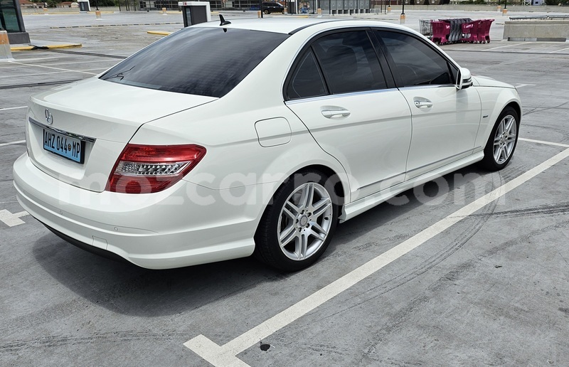 Big with watermark mercedes viano maputo maputo 30945