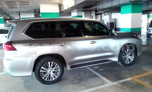 Tenga Tsaru Lexus LX 570 Zvimwe Mota in Maputo in Maputo Tenga Tsaru Lexus LX 570 Zvimwe Mota in Maputo in Maputo