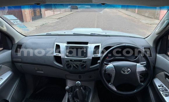 Nunua Ilio tumika Toyota Hilux Nyeupe Gari ndani ya Maputo nchini Maputo Nunua Ilio tumika Toyota Hilux Nyeupe Gari ndani ya Maputo nchini Maputo