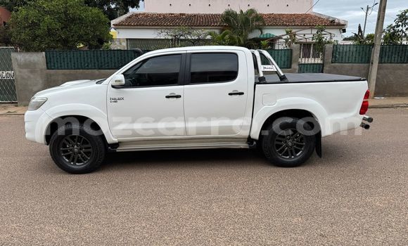 Nunua Ilio tumika Toyota Hilux Nyeupe Gari ndani ya Maputo nchini Maputo Nunua Ilio tumika Toyota Hilux Nyeupe Gari ndani ya Maputo nchini Maputo